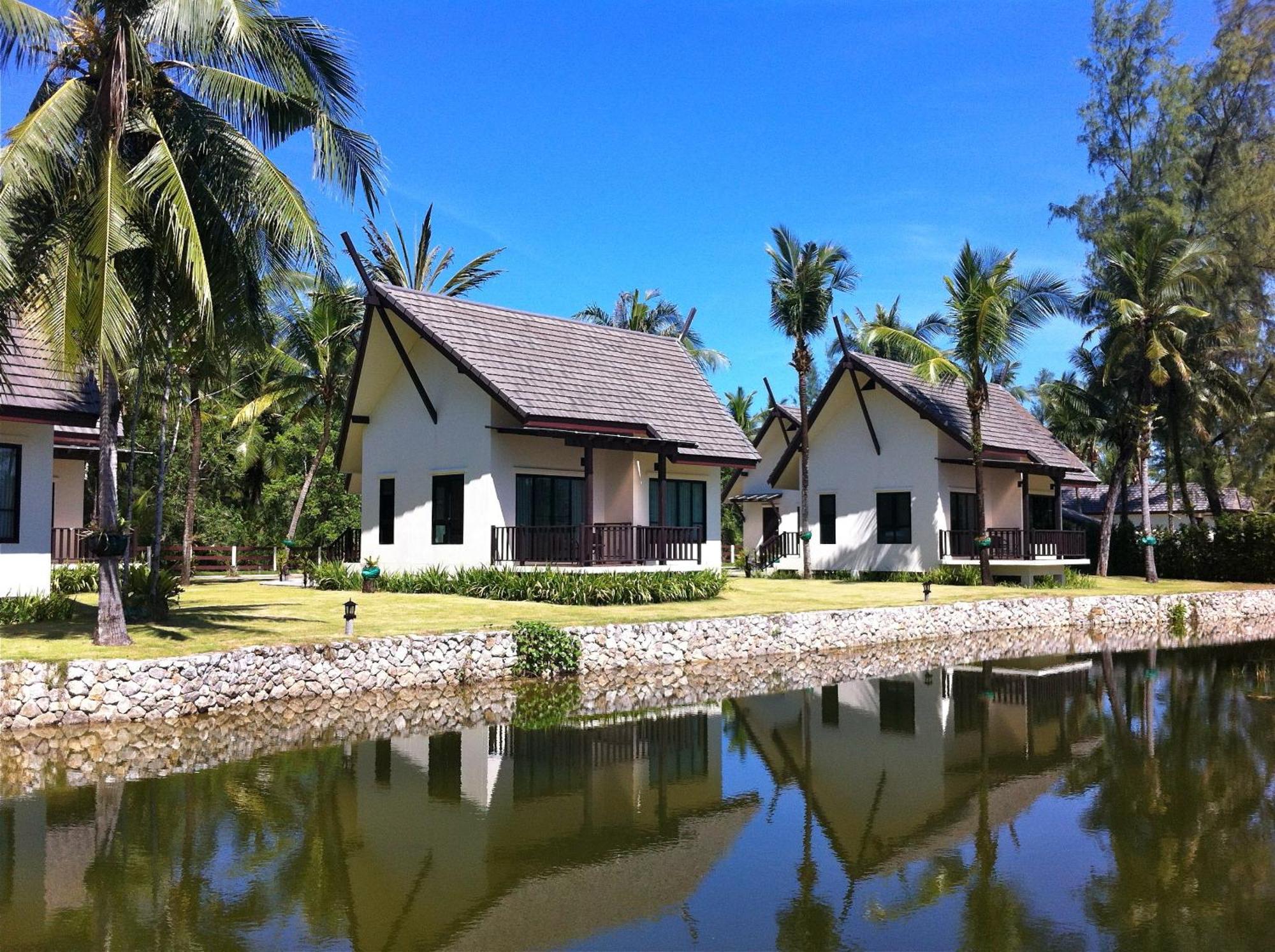 Khaolak Blue Lagoon Resort - Sha Extra Plus Khao Lak Bagian luar foto