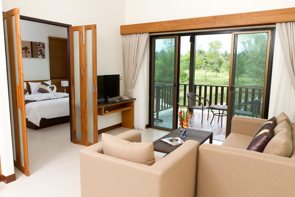 Khaolak Blue Lagoon Resort - Sha Extra Plus Khao Lak Ruang foto